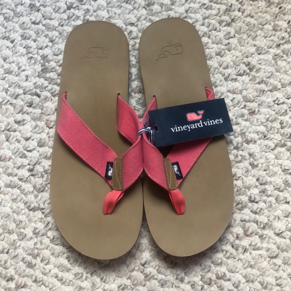 Vineyard Vines Flip Flops